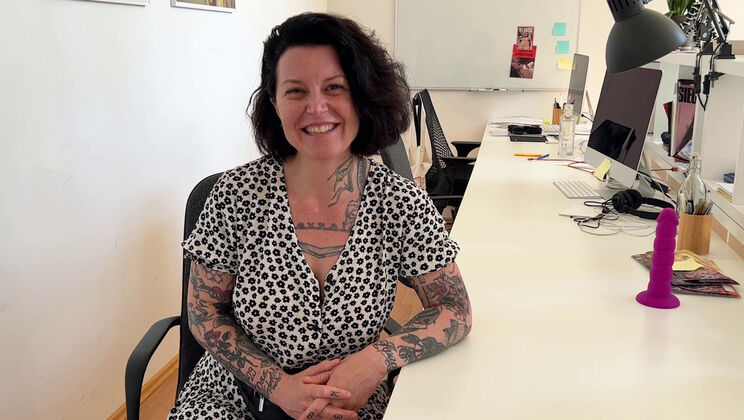 Boat Threesome with Ersties Hotties - Karyn's Choice