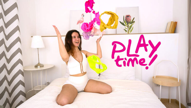 Sunny May's sexy solo action