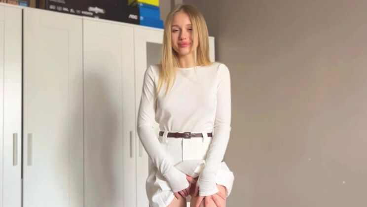 Allinika the Horny GF is Addicted