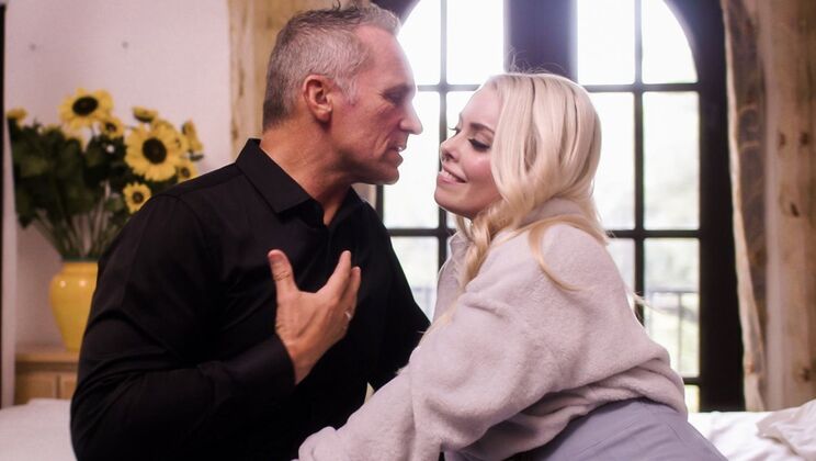 Blonde Babe Haley Spades Loves Doggystyle & Cumshots