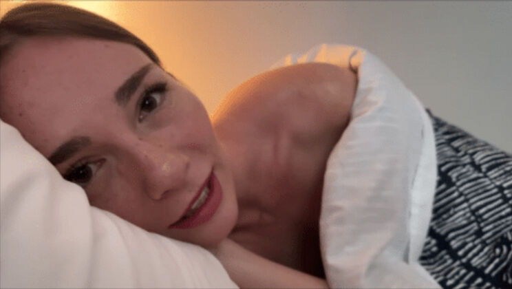 All Natural 18-Year-Old Gets Creamy Cumshot