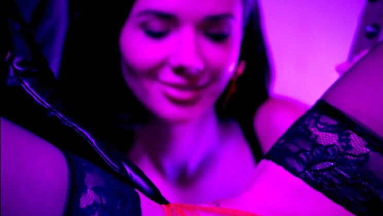 Lesbian Fetish: Hairy Threesome Submission