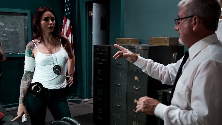 Crime Scene Sex: Bondage and Pussy Eating