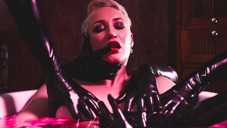 Latina & Blonde Lesbian Sex: Innies, Outies, Trimmed & Shaved Wet Pussies