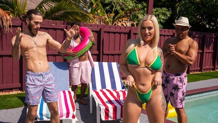 Natural Tits Amateur Gets Deepthroat Practice In Bedroom