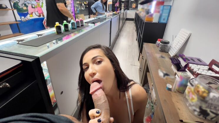 Mira Luv Licks Mike Ox's Pussy While He Vapes And Fucks Her Doggystyle