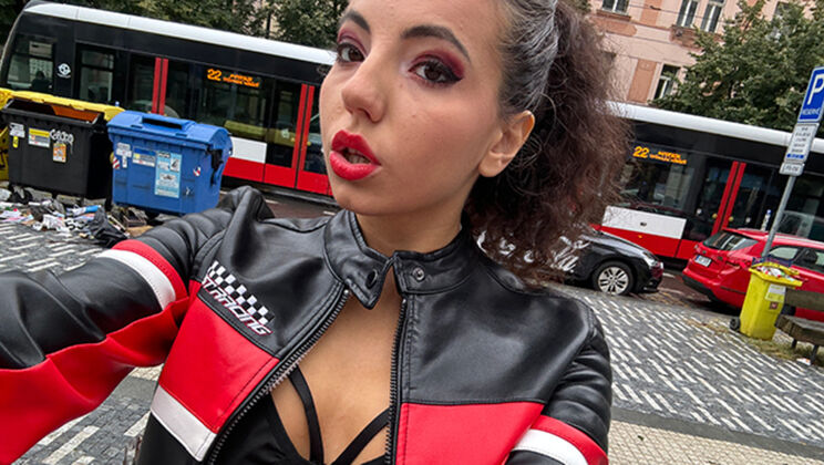 Mini Mitzi aka Mitz X Big Ass Femdom Babe