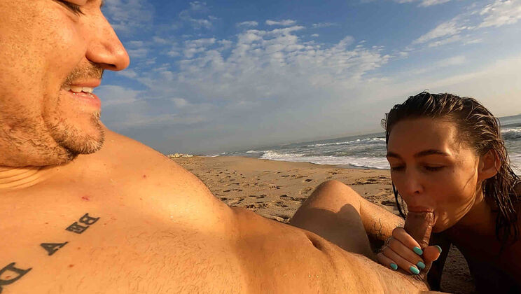 Amelia Gives POV Blowjob at the Beach