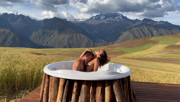 Nate & Rain Hot Tub Fuck: Pussy Licking, Doggystyle, and Cum
