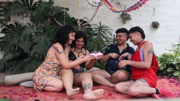 Spanish 4some: Lina, Luna, Gin & Jano Lick & Kiss